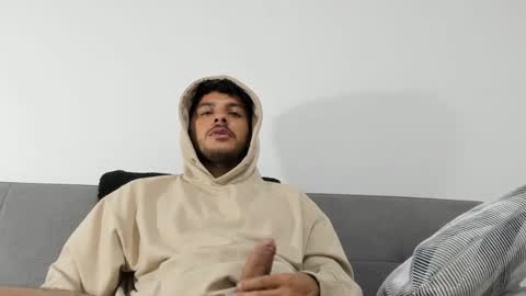 Snapshot of favid95 chatting on December 16, 2024, 12:48 am favid95 online show from December 16, 2024, 12:48 am