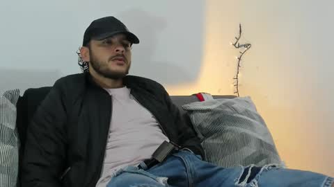 Snapshot of favid95 chatting on January 11, 2025, 5:52 am favid95 online show from January 11, 2025, 5:52 am