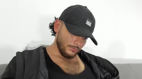 Snapshot of favid95 chatting on February 6, 2025, 2:55 am favid95 online show from February 6, 2025, 2:55 am