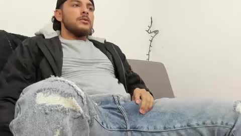 Snapshot of favid95 chatting on February 13, 2025, 8:13 pm favid95 online show from February 13, 2025, 8:13 pm