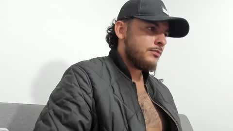 Snapshot of favid95 chatting on February 18, 2025, 3:10 am favid95 online show from February 18, 2025, 3:10 am