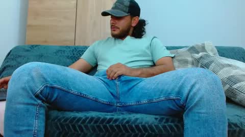 Snapshot of favid95 chatting on September 18, 2025, 2:02 am favid95 online show from September 18, 2025, 2:02 am