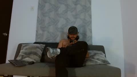 Snapshot of favid95 chatting on October 6, 2025, 4:37 pm favid95 online show from October 6, 2025, 4:37 pm