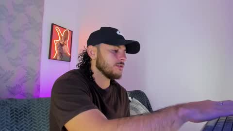 Snapshot of favid95 chatting on November 11, 2025, 2:44 am favid95 online show from November 11, 2025, 2:44 am