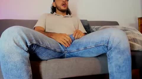 Snapshot of favid95 chatting on December 3, 2025, 4:16 pm favid95 online show from December 3, 2025, 4:16 pm