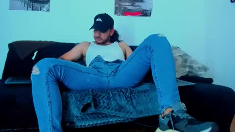 favid95 online show from May 11, 2026, 7:33 pm
