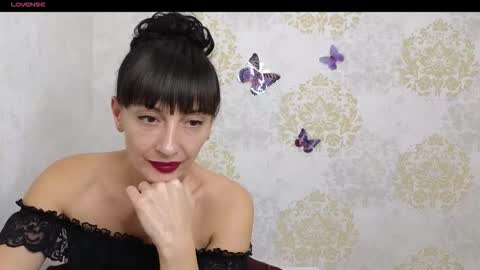 favorite_angel online show from November 24, 2025, 7:57 pm