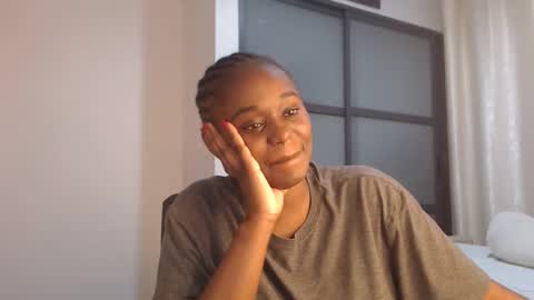 PRETTY online show from February 1, 2025, 1:02 am