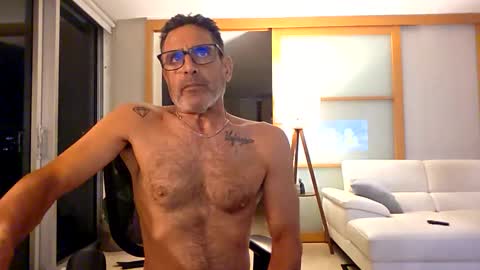 Snapshot of fdavoudi chatting on October 26, 2025, 11:53 pm Miami Persian online show from October 26, 2025, 11:53 pm