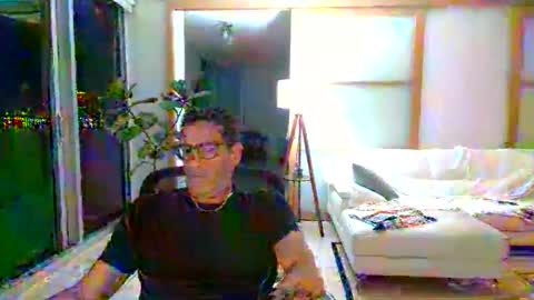 Snapshot of fdavoudi chatting on February 12, 2026, 4:29 am Miami Persian online show from February 12, 2026, 4:29 am