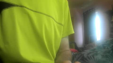 Snapshot of feardubh chatting on December 27, 2024, 10:01 am feardubh online show from December 27, 2024, 10:01 am