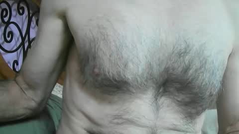 Snapshot of feardubh chatting on October 15, 2025, 12:38 pm feardubh online show from October 15, 2025, 12:38 pm