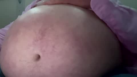 Snapshot of feedmyhugebelly chatting on July 12, 2026, 9:17 pm feedmyhugebelly online show from July 12, 2026, 9:17 pm