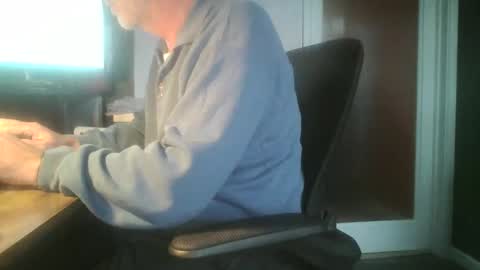 Snapshot of feet_fan69 chatting on December 10, 2024, 2:17 pm John Buck online show from December 10, 2024, 2:17 pm