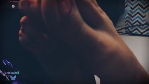 Snapshot of feetfundoll chatting on December 17, 2024, 11:49 pm Lisa Dove aka FeetFunDoll online show from December 17, 2024, 11:49 pm