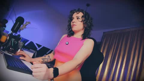 Snapshot of feetfundoll chatting on February 21, 2025, 12:49 am Lisa Dove aka FeetFunDoll online show from February 21, 2025, 12:49 am