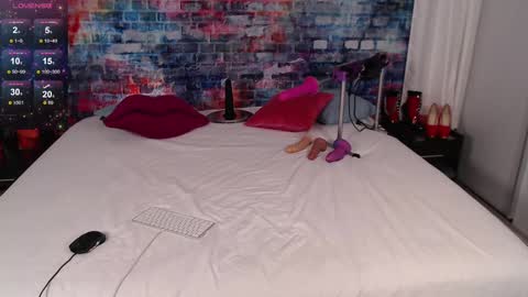 Felicia Hardon online show from September 11, 2025, 11:27 pm