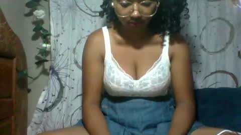 felicie515247 online show from March 13, 2026, 5:36 am