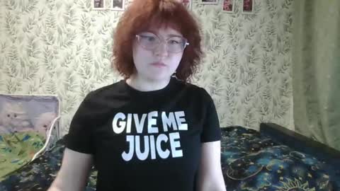 felicity_play online show from May 4, 2026, 6:09 am