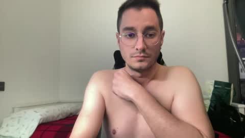 Snapshot of feline_shine chatting on December 26, 2024, 3:31 pm feline_shine online show from December 26, 2024, 3:31 pm