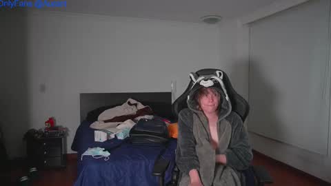 felix0420 online show from February 25, 2025, 6:58 am