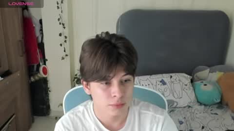 Snapshot of felix_leex chatting on June 17, 2026, 7:04 pm Felix leex online show from June 17, 2026, 7:04 pm