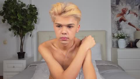 Snapshot of felix_rey chatting on February 8, 2025, 9:57 pm Felix online show from February 8, 2025, 9:57 pm