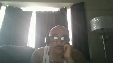 felixrlarios25 online show from June 3, 2026, 12:24 am