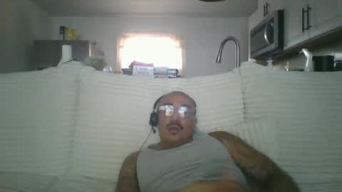 felixrlarios25 online show from June 16, 2026, 3:47 pm