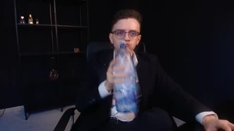 FelixStark online show from May 18, 2026, 5:35 am