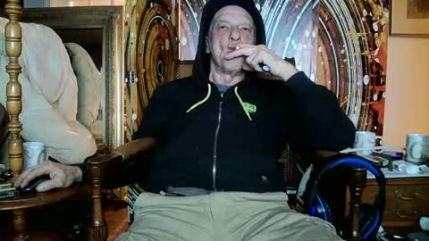 Snapshot of fellatioauto chatting on February 22, 2025, 6:39 am hungnsexy online show from February 22, 2025, 6:39 am