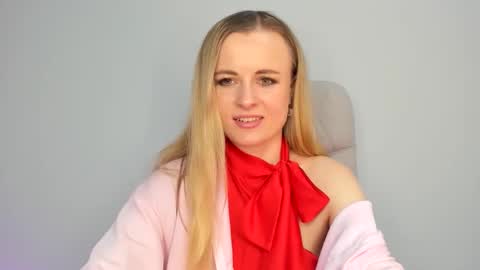 Snapshot of felorina chatting on April 3, 2026, 6:06 pm felorina online show from April 3, 2026, 6:06 pm