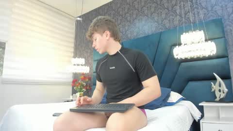 Femboy Max online show from May 4, 2026, 11:28 am