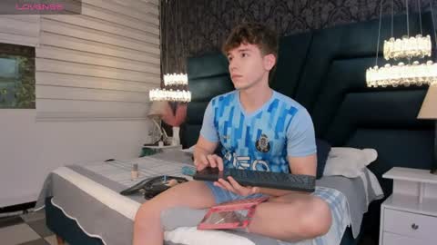 Femboy Max online show from June 16, 2026, 11:46 am
