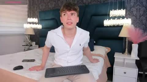 Femboy Max online show from July 17, 2026, 12:34 pm