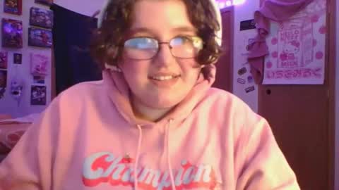 femcelsam online show from April 5, 2026, 4:09 am