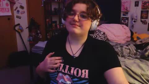 femcelsam online show from April 8, 2026, 4:01 am