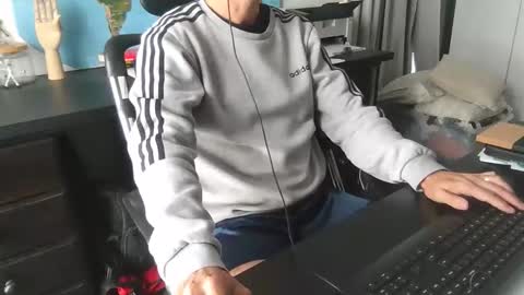 femdomsubby online show from November 13, 2025, 9:36 pm