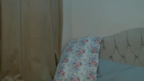 Snapshot of femmeangel chatting on October 9, 2025, 11:14 pm Alice online show from October 9, 2025, 11:14 pm