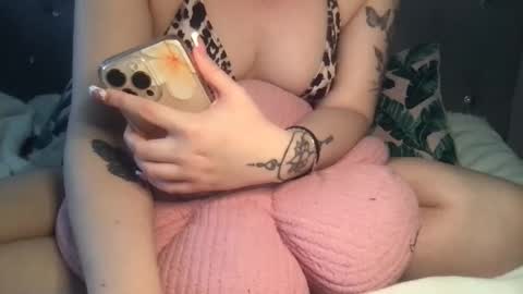 Snapshot of femmefatalebabe chatting on May 7, 2026, 8:58 pm online show from May 7, 2026, 8:58 pm