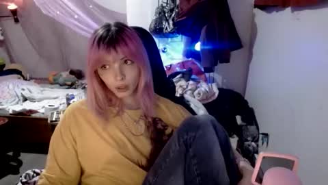 fempue online show from March 25, 2026, 8:42 am