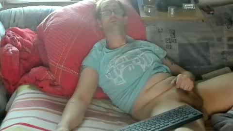 Snapshot of fendermann38 chatting on March 2, 2026, 4:58 pm Fendermann38 online show from March 2, 2026, 4:58 pm