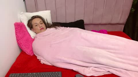 Snapshot of fenix_11_ chatting on December 31, 2024, 10:58 am Alejandra online show from December 31, 2024, 10:58 am