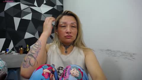 Snapshot of fenix_purple chatting on September 11, 2025, 6:35 am FENIX online show from September 11, 2025, 6:35 am