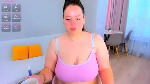 Snapshot of feral__berry__ chatting on July 18, 2026, 7:23 am Regi online show from July 18, 2026, 7:23 am
