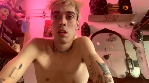 Snapshot of feral_twink69 chatting on September 14, 2025, 11:09 am Jess online show from September 14, 2025, 11:09 am