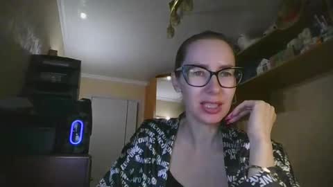 feraliss online show from April 3, 2026, 9:46 pm