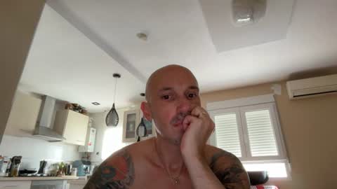 Snapshot of ferlucidaddy chatting on June 18, 2026, 9:14 am FerLuciDaddy online show from June 18, 2026, 9:14 am