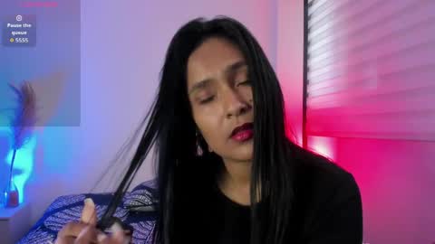 fernanda_liie_ online show from April 25, 2026, 7:00 pm