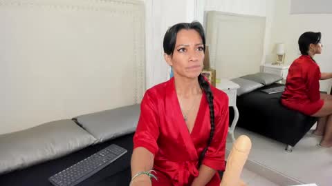 Fernanda  online show from May 27, 2026, 1:57 am